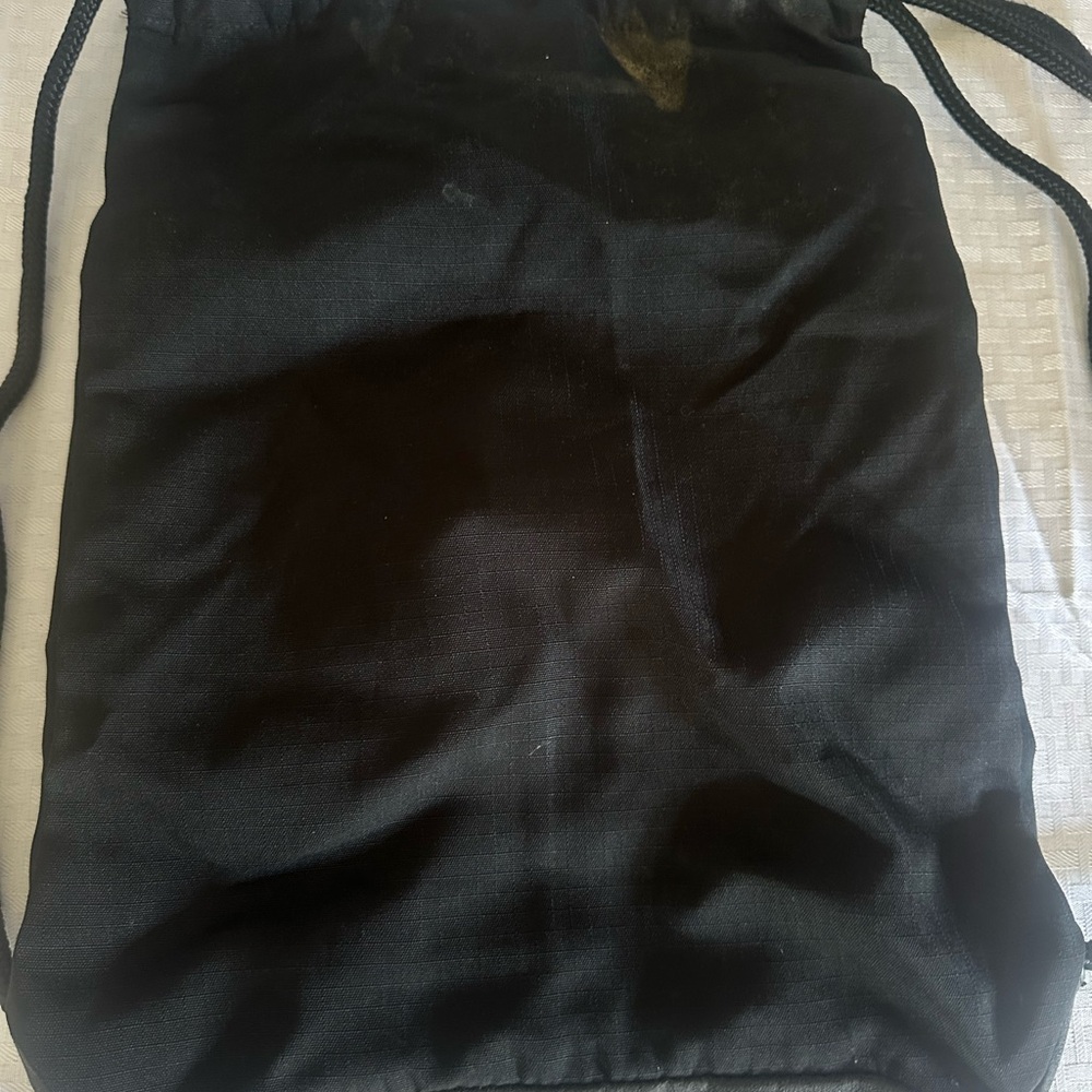 Nike Drawstring Backpack Sports/Workout Bag - Picture 2 of 4